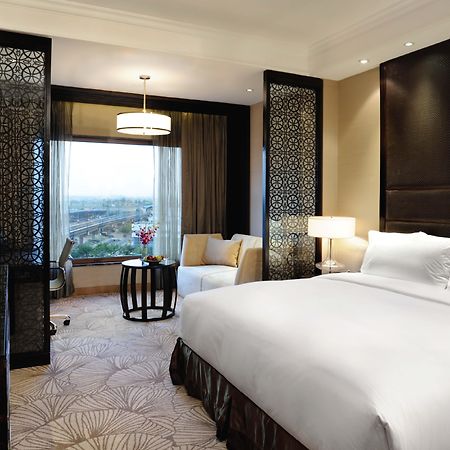 Crowne Plaza New Delhi Mayur Vihar Noida By Ihg Exterior foto Deluxe Room