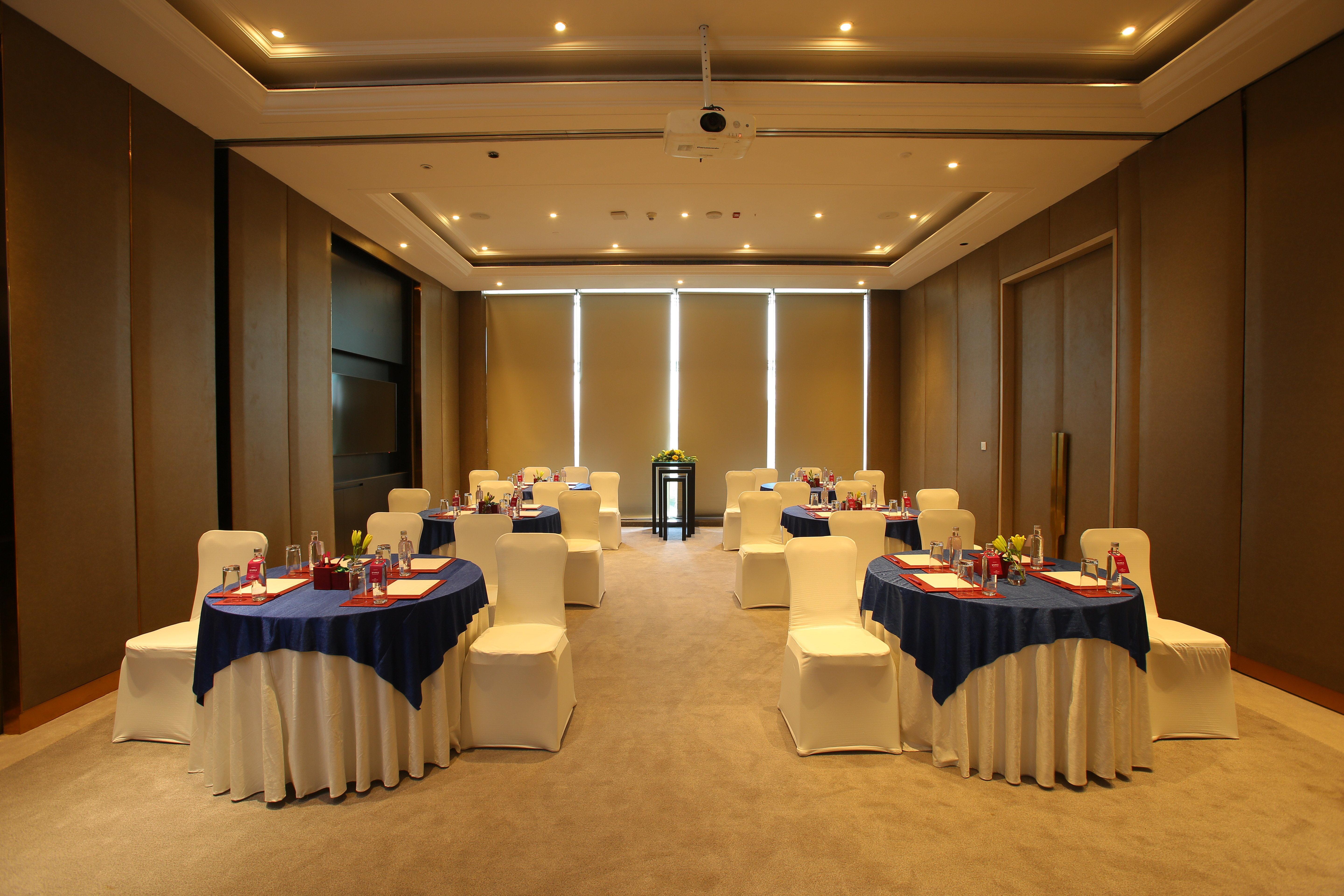 Crowne Plaza New Delhi Mayur Vihar Noida By Ihg Exterior foto Meeting room