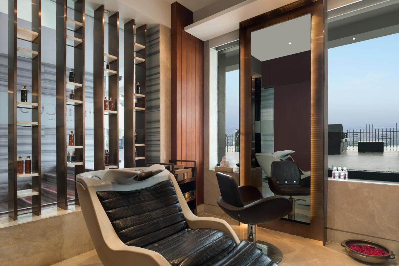 Crowne Plaza New Delhi Mayur Vihar Noida By Ihg Exterior foto Salon at The Oberoi, Mumbai